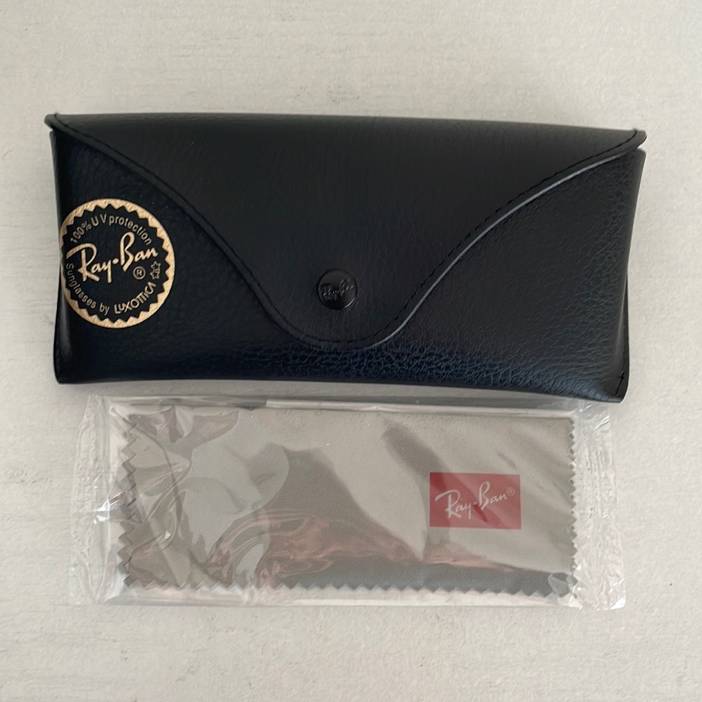 Ray-Ban Case & Cloth